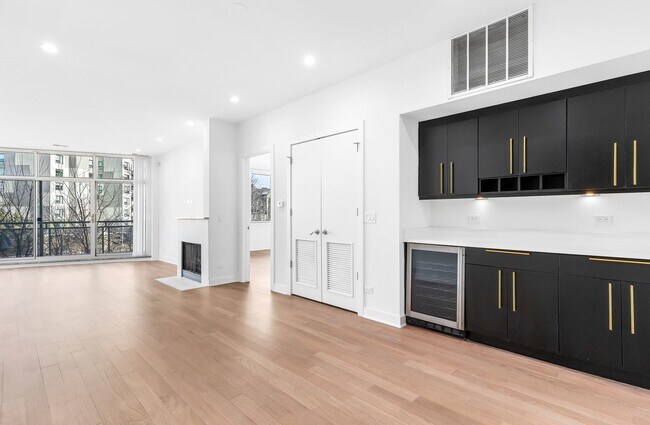 Foto del edificio - 914 W Hubbard St