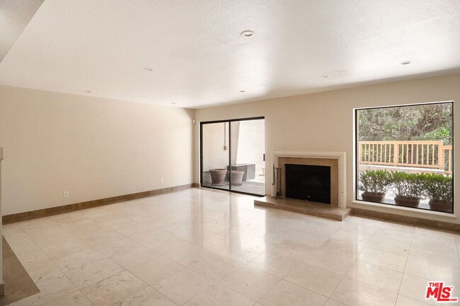 Building Photo - 2748 Bottlebrush Dr