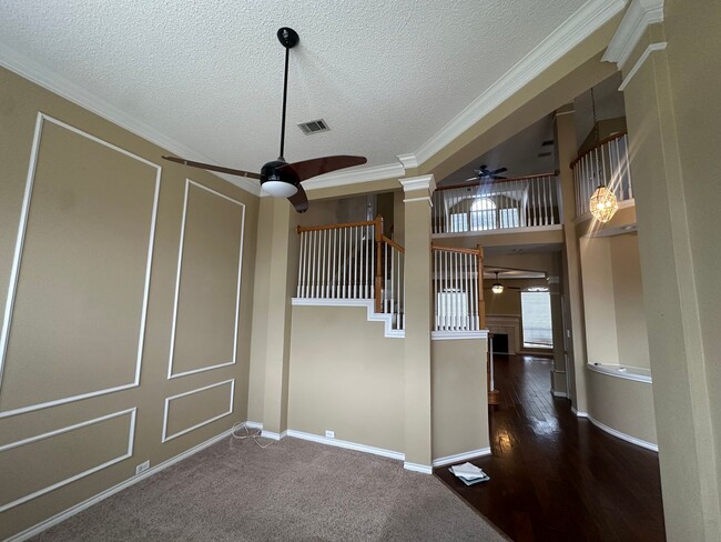 Building Photo - 6921 Banyon Dr