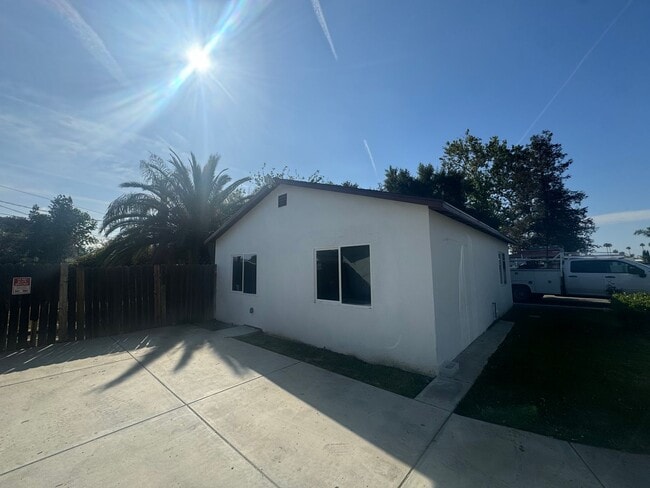 Building Photo - BRAND NEW home in Oildale!
