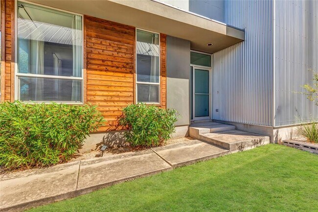 Building Photo - 5325 Sendero Hills Pkwy