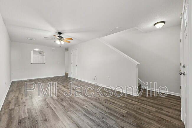 Building Photo - 8471 McGirts Village Ln