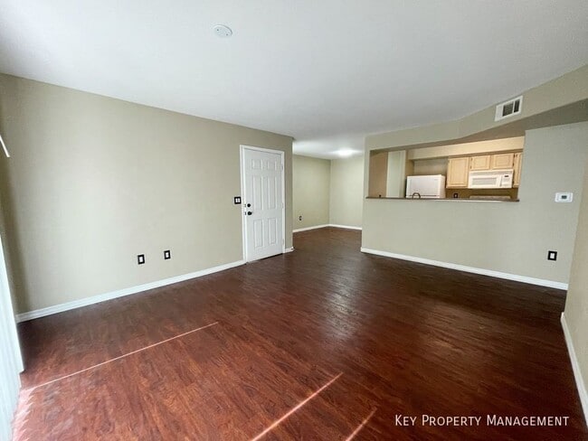 Foto del edificio - 555 E Silverado Ranch Blvd