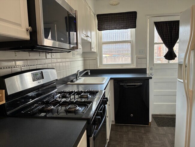 Foto del edificio - 7519 Wise Ave