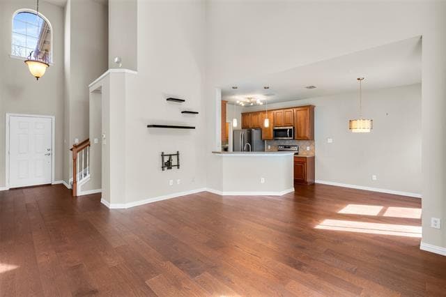 Building Photo - 7240 Mediterranean Dr