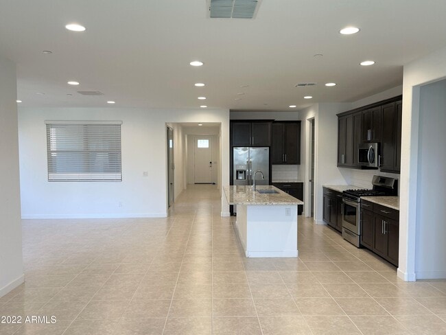 Foto del edificio - 9849 E Tahoe Ave