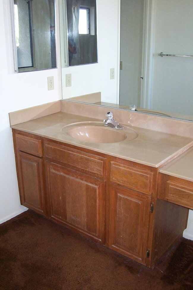 Foto del edificio - 1314 W Apricot Ave