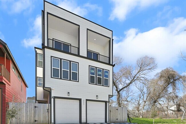 Building Photo - 4003 Yale St