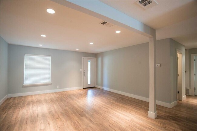 Foto del edificio - 809 Sussex Dr