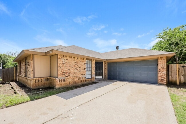 Building Photo - 2811 Galemeadow Dr