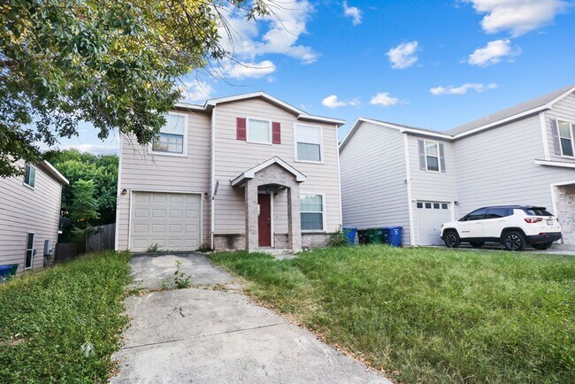 Foto del edificio - Charming Home Awaits: Spacious & Modern Li...