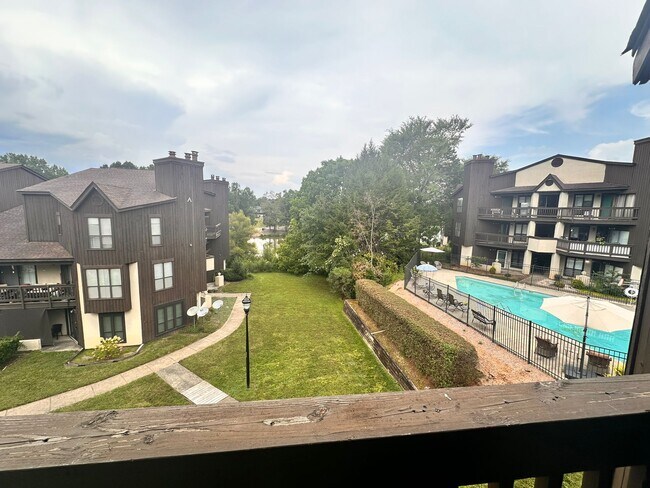 Foto del edificio - 8111 Cedar Glen Dr