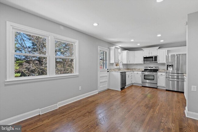Building Photo - 6703 Autumn View Ct