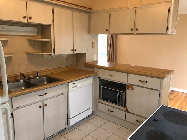 Foto del edificio - 1521 W Coffman Ave