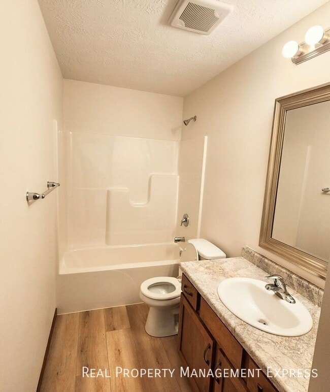 Foto del edificio - 3 Bedroom 2.5 Bathroom Townhome