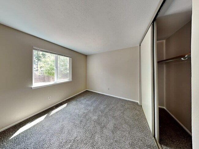 Building Photo - 17773 E Bethany Dr