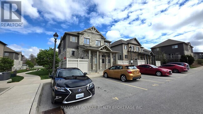 Photo du bâtiment - 3200 Singleton Ave