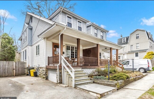 Building Photo - 18 Schiller Ave