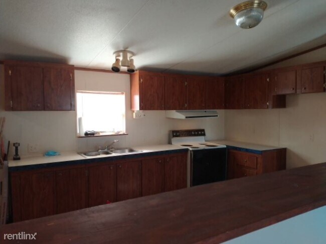 Building Photo - 3 br, 2 bath Mobile Home - 102 Folds Rd.