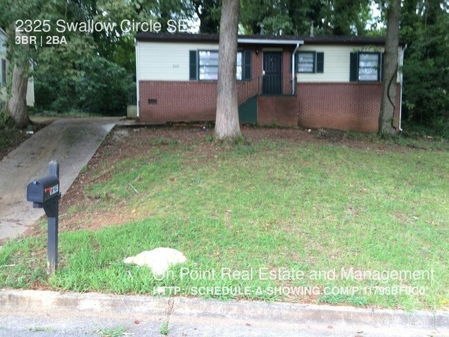 Building Photo - 2325 Swallow Cir SE