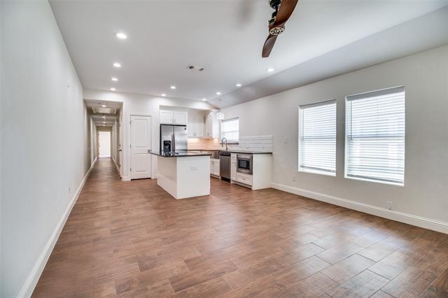 Building Photo - 614 E College St