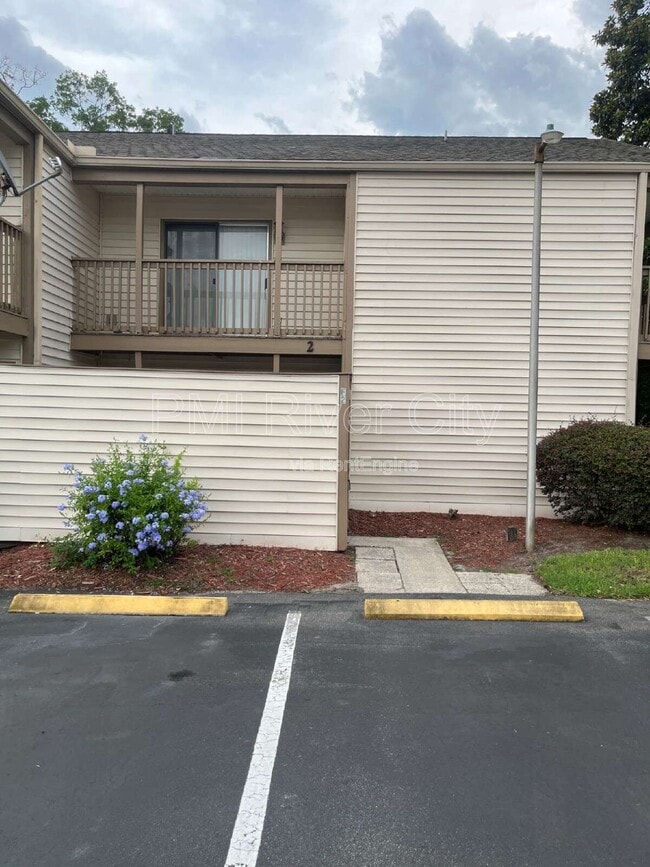 Foto del edificio - 2300 Twelve Oaks Dr