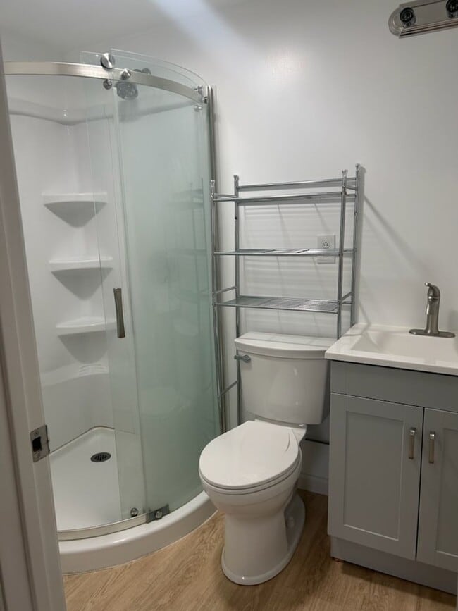 Building Photo - Beautiful 3 Bedroom, 2 Bathroom Home – Wal...