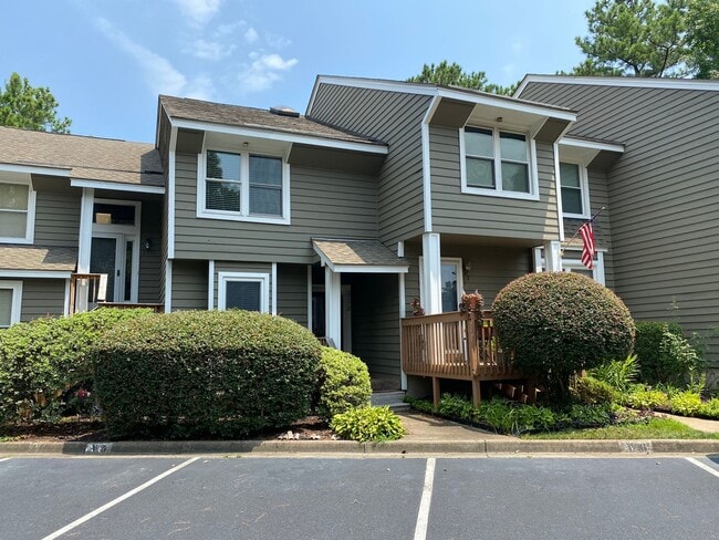 Building Photo - HERONS COVE CONDO
