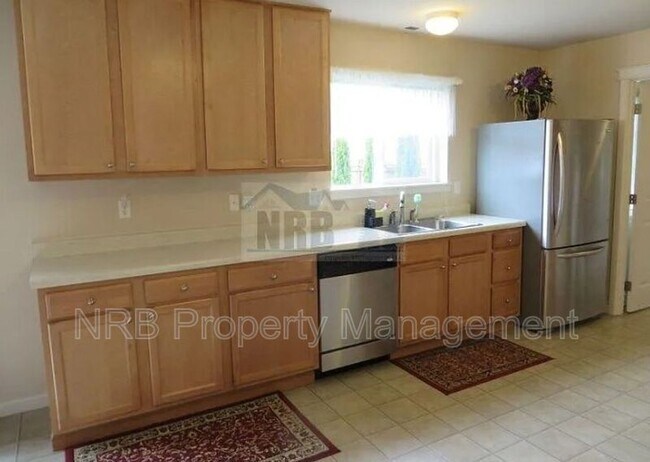 Foto del edificio - 17906 Silver Creek Ave E