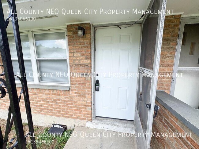 Foto del edificio - 2725 McCall St
