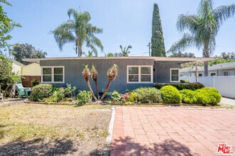 Building Photo - 214 N Martha Pl