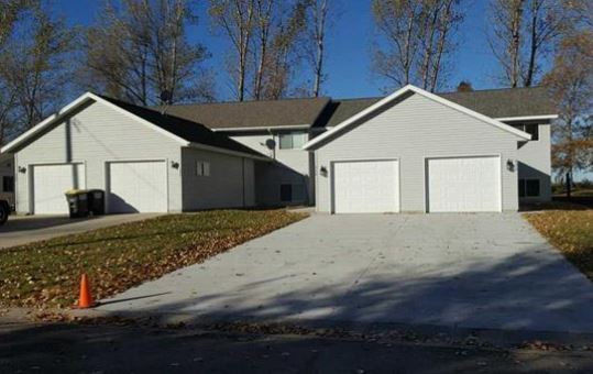 Primary Photo - 226 Lakeview Dr