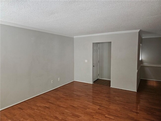 Building Photo - 2520 Huntingdon Chase