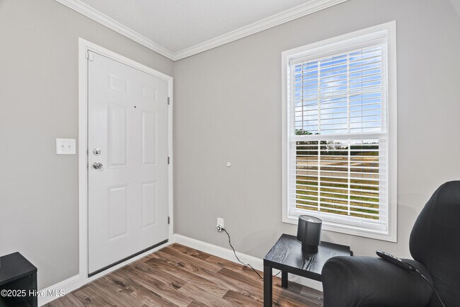 Foto del edificio - 2446 Peartree Rd
