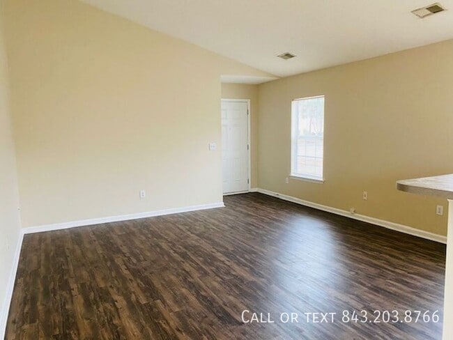 Building Photo - 414 Beverly Dr