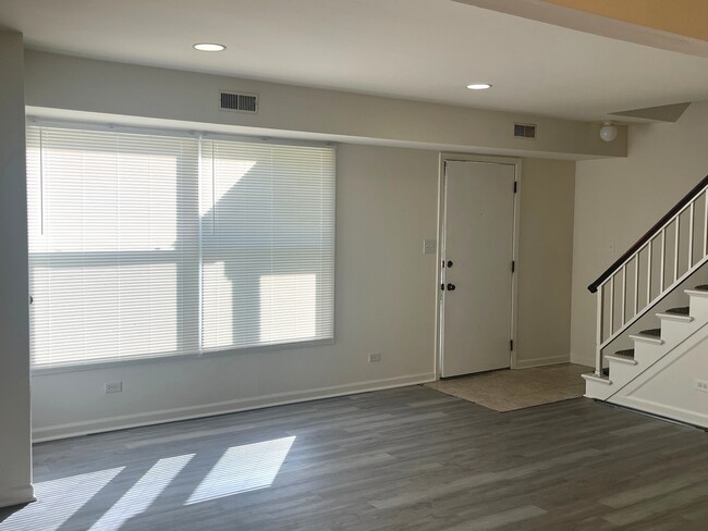 Foto del edificio - 1381 N Glen Cir