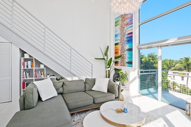 Foto del edificio - 7728 Collins Ave