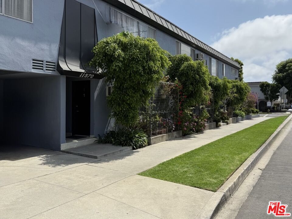 Foto principal - 11570 Nebraska Ave