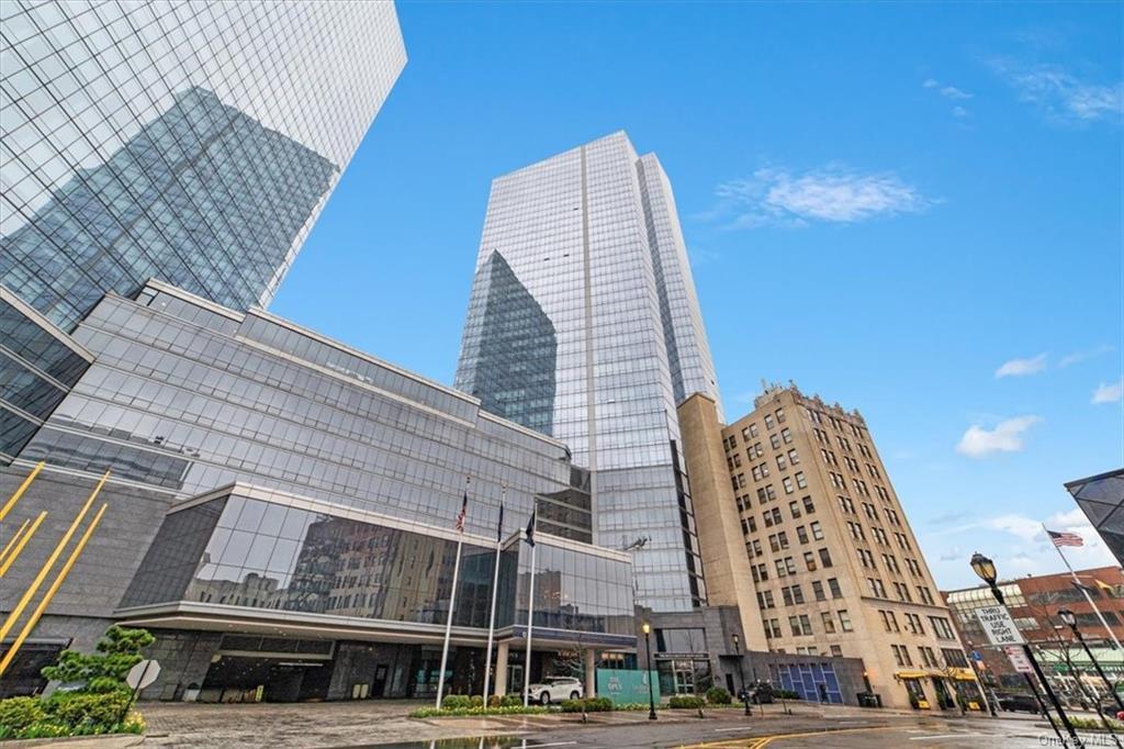 Primary Photo - 1 Renaissance Square