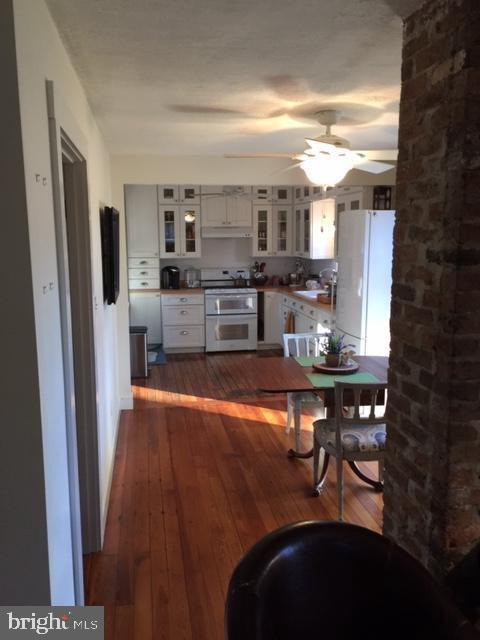 Building Photo - 112 Green St