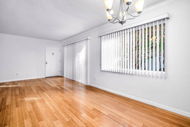 Building Photo - 4758 Forman Ave