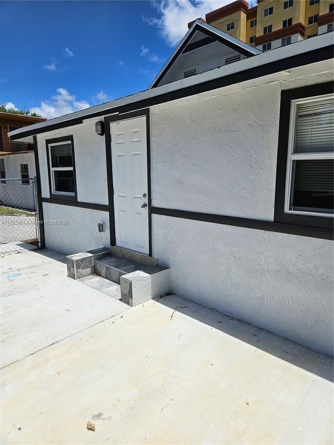 Building Photo - 156 NE 78th St