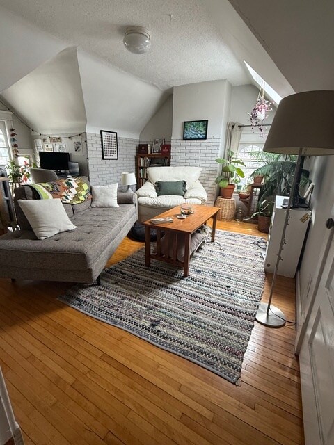 Foto principal - 2434 Pleasant Ave