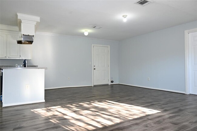 Building Photo - 3502 Mainer St
