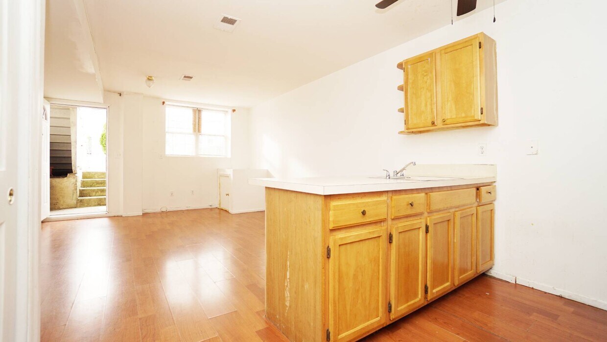 Building Photo - 212 Pond Way