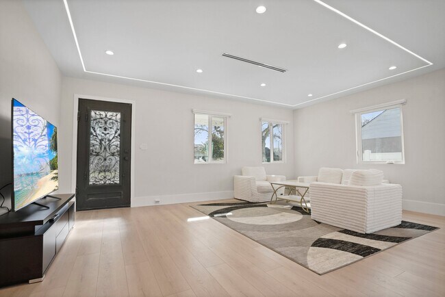 Foto del edificio - 1239 N Reese Pl