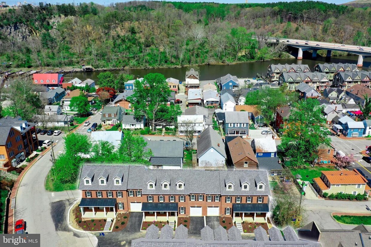 1554 Rivertown Pl, Occoquan Historic District, VA 22125 Townhome