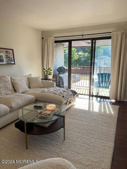Foto principal - 330 Shore Dr