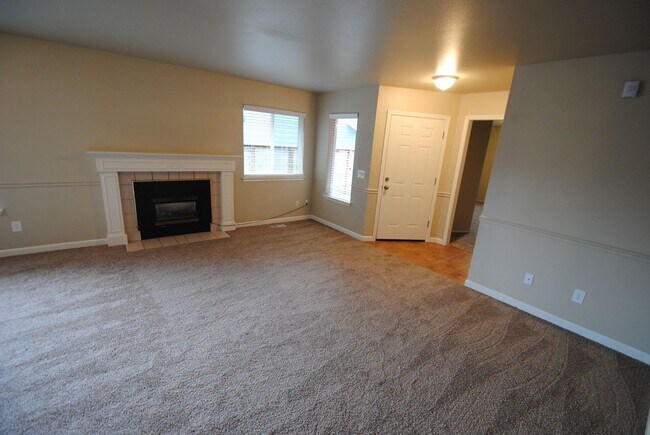 Building Photo - 16581 150th St SE