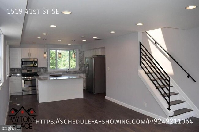 Photo - 1519 41st St SE House